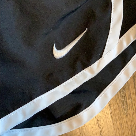 Nike girls Dri-Fit shorts black size 6x lined - Picture 3 of 8